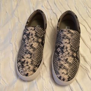 Steve Madden slip on shoes